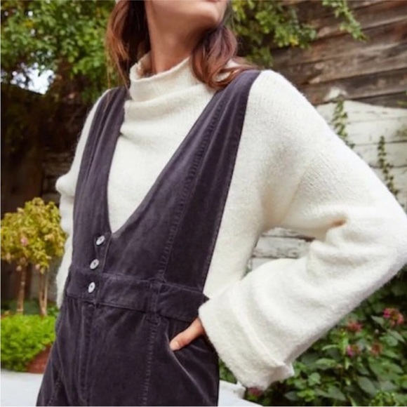 Pilcro and the Letterpress Anthropologie grey velvet flare overalls size 4 - Picture 3 of 10